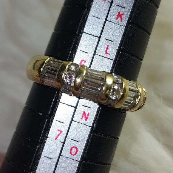 Vintage 14K Diamond band ring - Picture 3 of 10